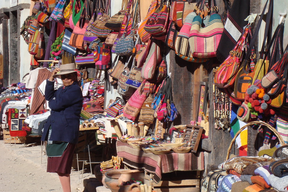 local-lady-in-pumamarca-argentina